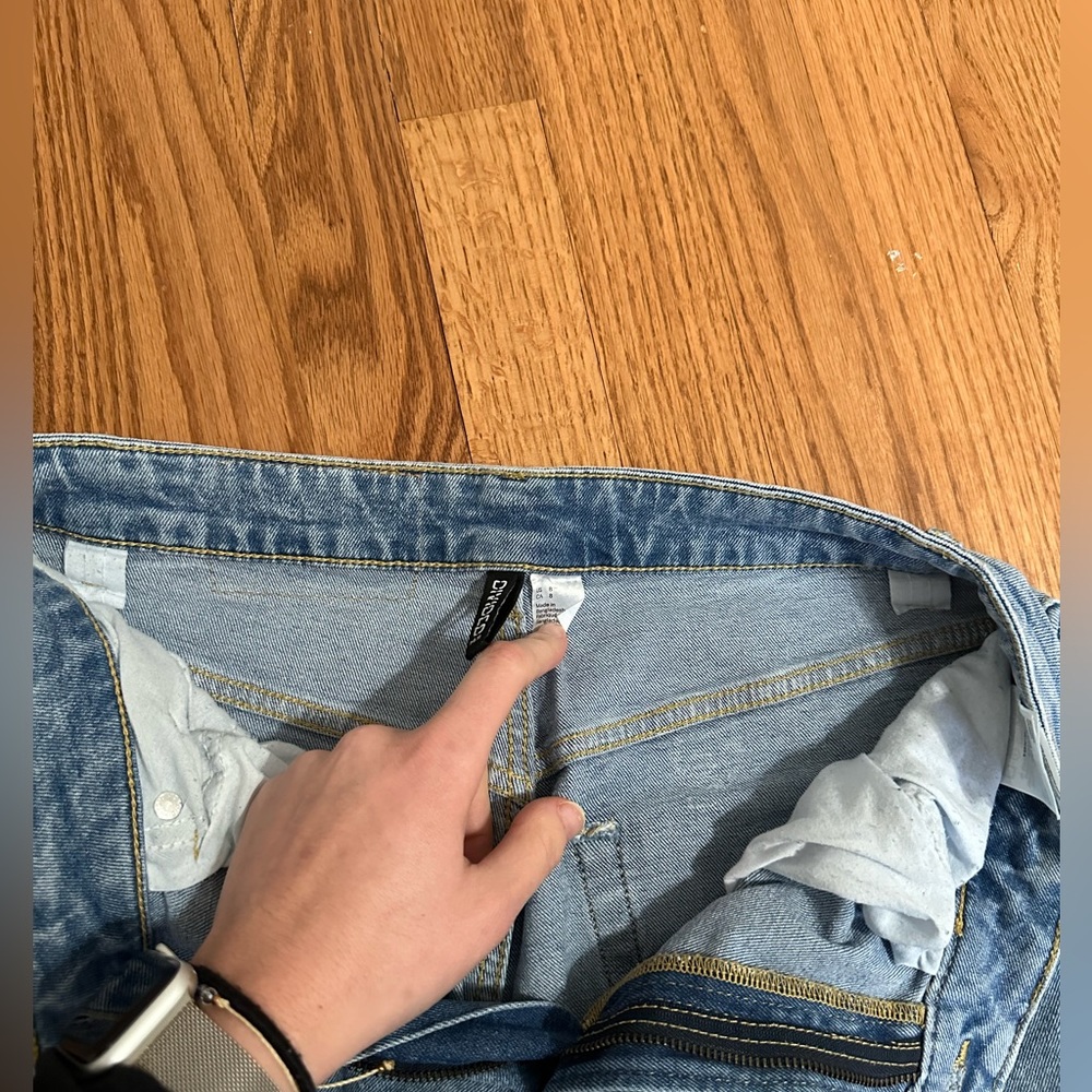 H&M divided boyfriend leg cropped jean